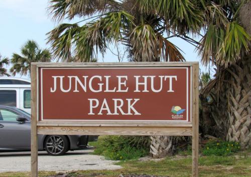 Jungle Hut Park 1